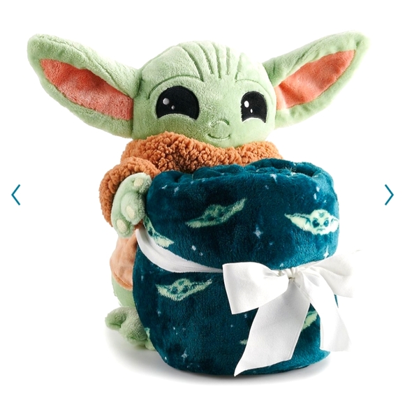 NWT DISNEY Star Wars Manalorian Grogu Plush & Throw Blanket Gift Set - Picture 2 of 3
